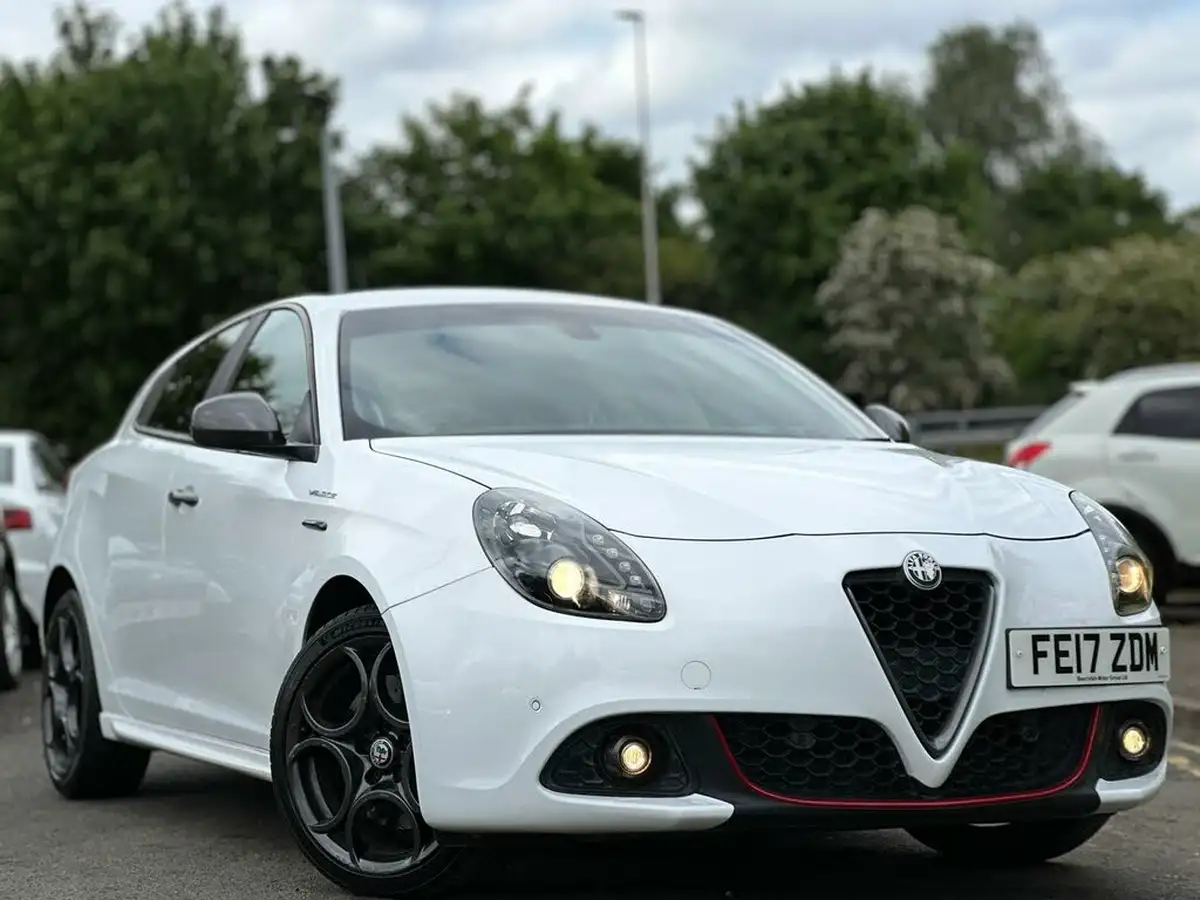 2017-alfa-romeo-giulietta-17-veloce-big-0