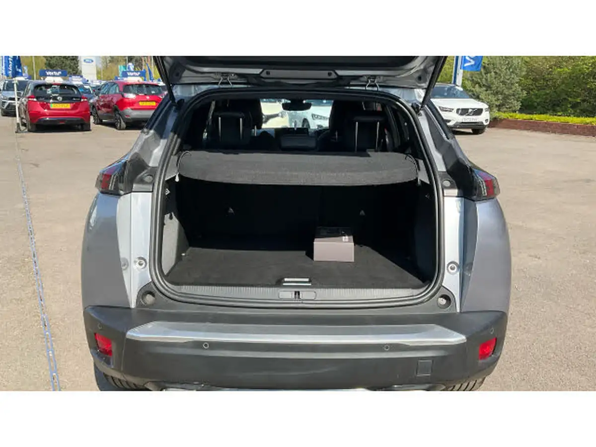 2022-peugeot-2008-suv-12-puretech-gt-big-3