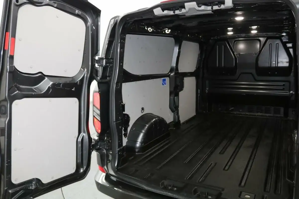 2024-ford-transit-custom-20tdci-320-l2h1-limited-136pseu6e-panel-van-1996cc-auto-big-15