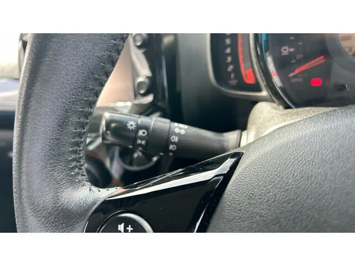 2016-toyota-aygo-10-vvt-i-x-cite-2-cyan-5d-big-24