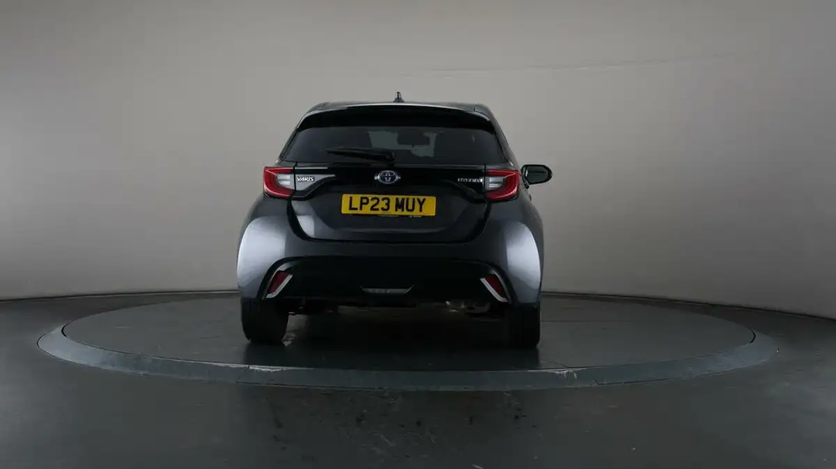 2023-toyota-yaris-15-vvt-i-design-big-25