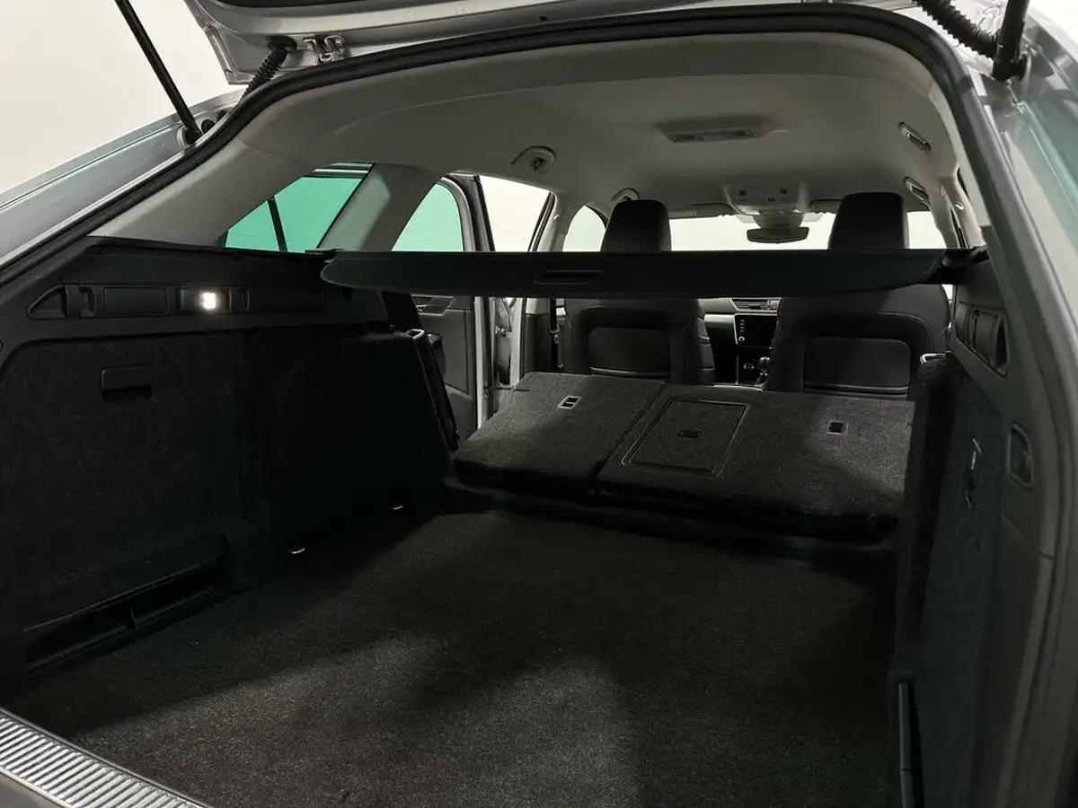 2020-skoda-superb-20tdi-se-technology-150ps-estate-dsg-big-45