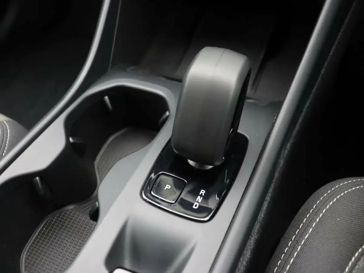 2023-volvo-xc40-20-b3-core-big-35