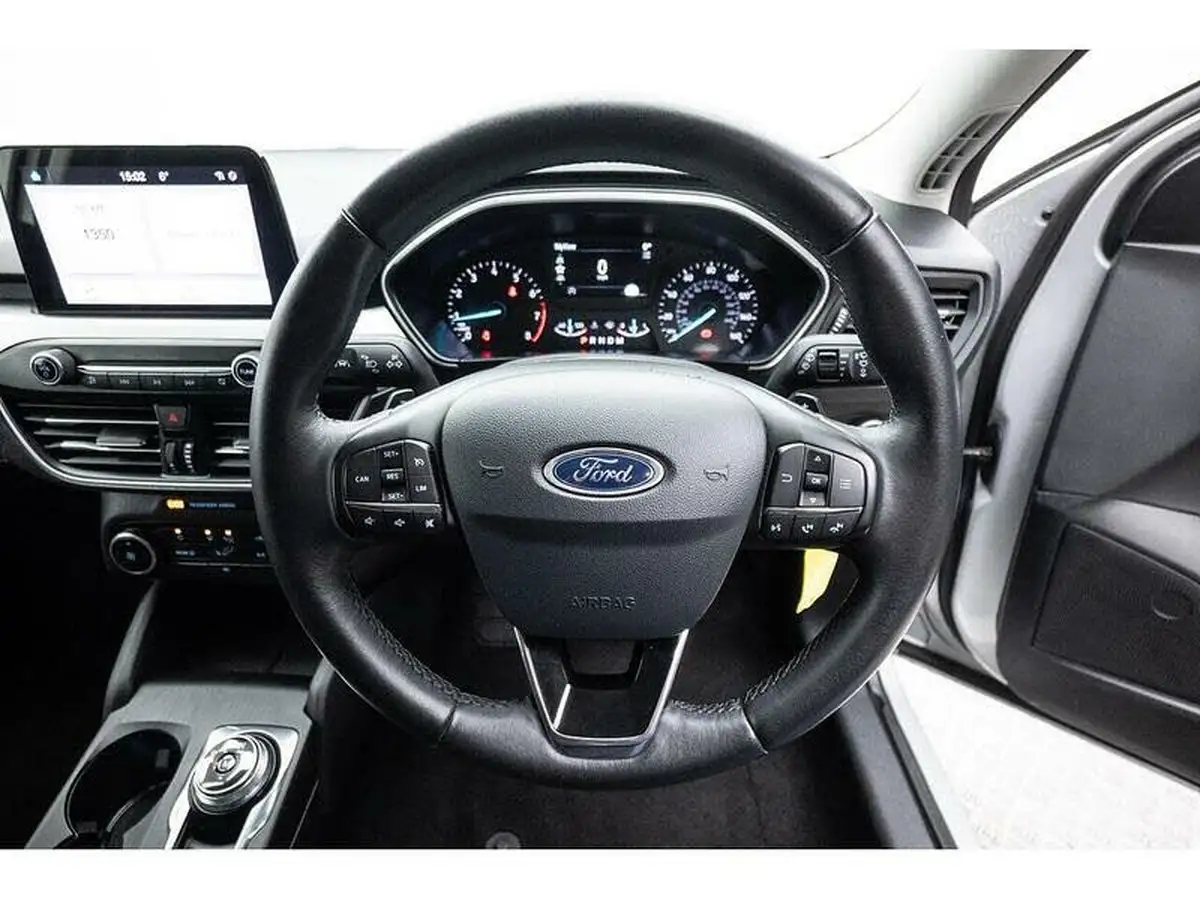 2019-ford-focus-10t-zetec-125ps-ss-hatchback-auto-big-21