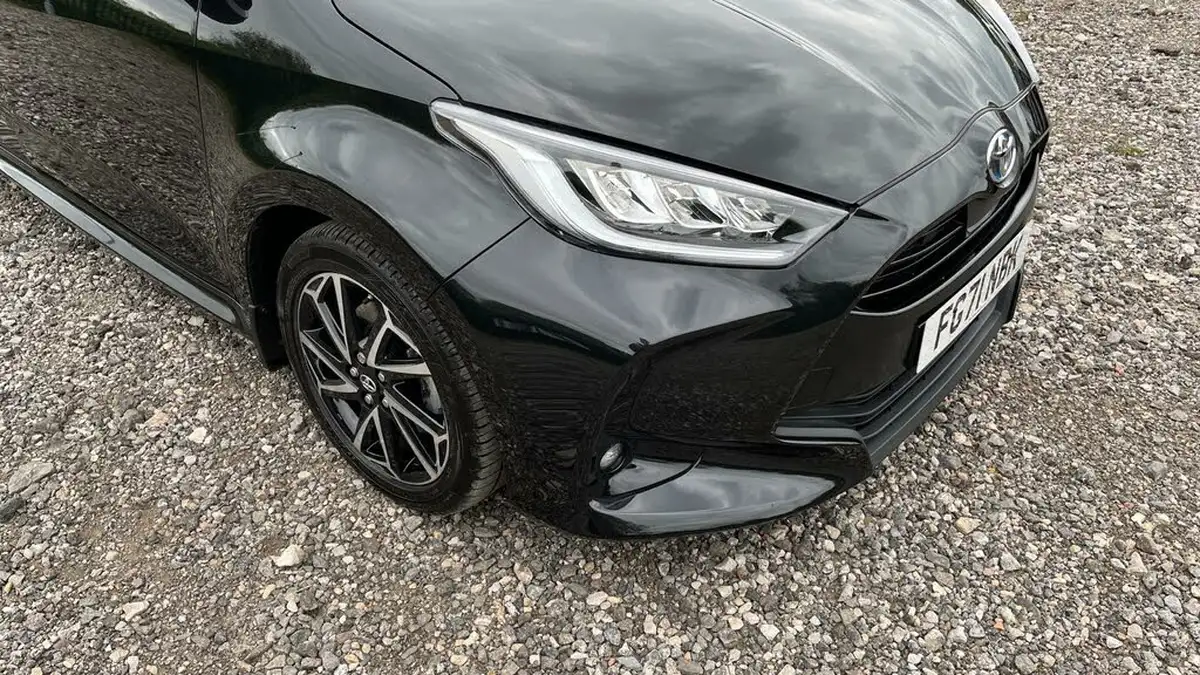 2021-toyota-yaris-15-vvt-i-design-big-40