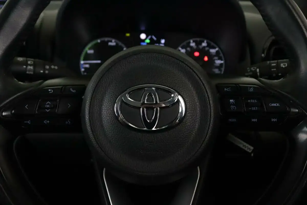 2022-toyota-yaris-15-vvt-i-icon-big-17