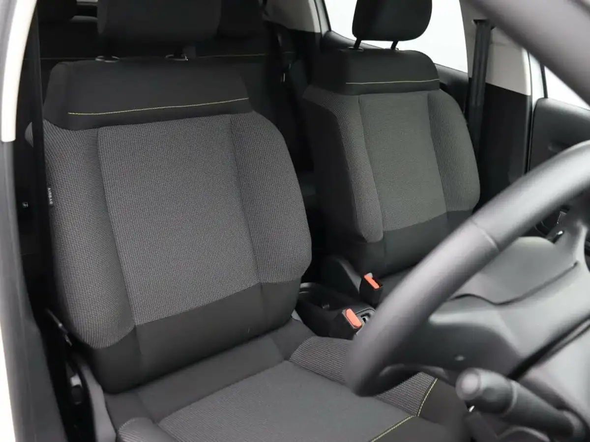 2024-citroen-c3-12-puretech-plus-110ps-eat6-big-14