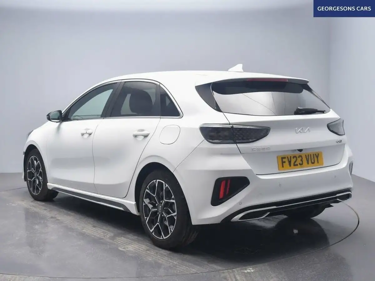 2022-kia-ceed-15-t-gdi-gt-line-big-2
