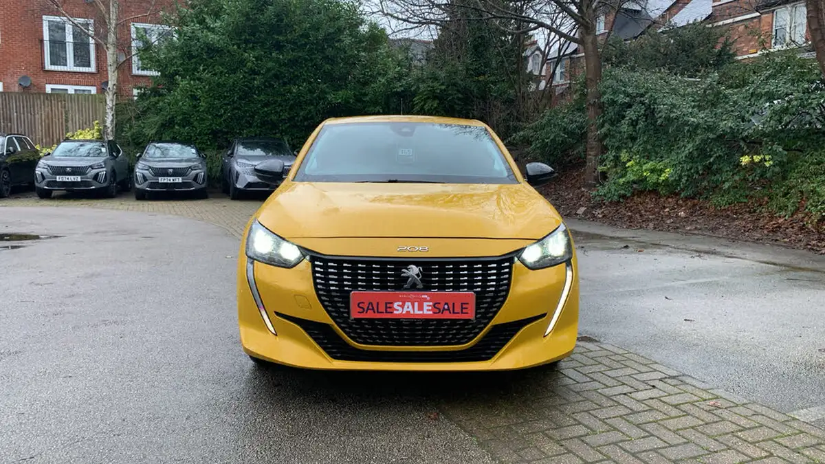 2023-peugeot-208-12-puretech-allure-premium-130ps-eat8-big-7