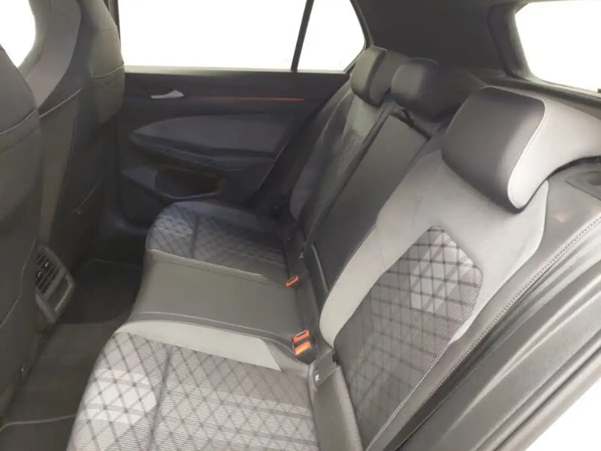 2022-volkswagen-golf-15-tsi-r-line-130ps-hatchback-big-5