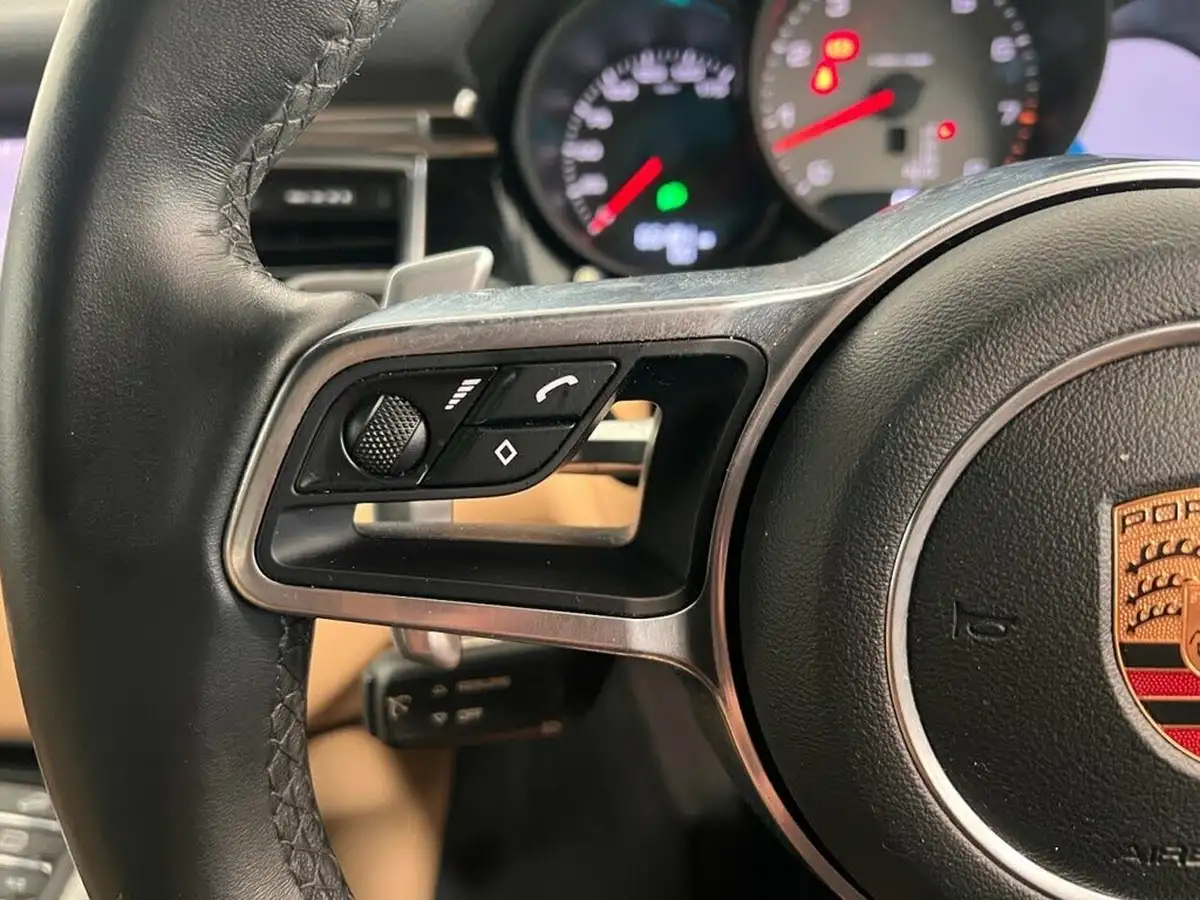 2018-porsche-macan-30-s-big-33