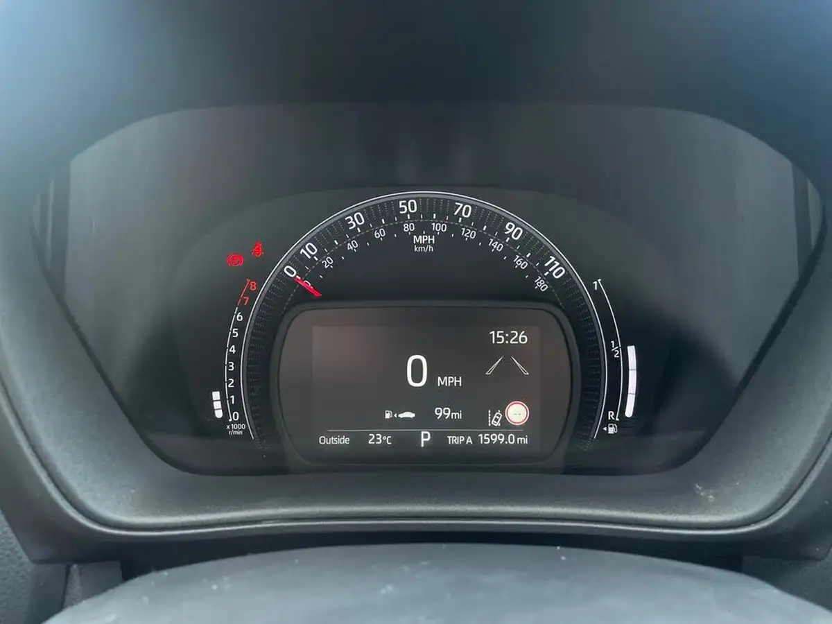 2022-toyota-aygo-x-10-vvt-i-limited-edition-cvt-big-25