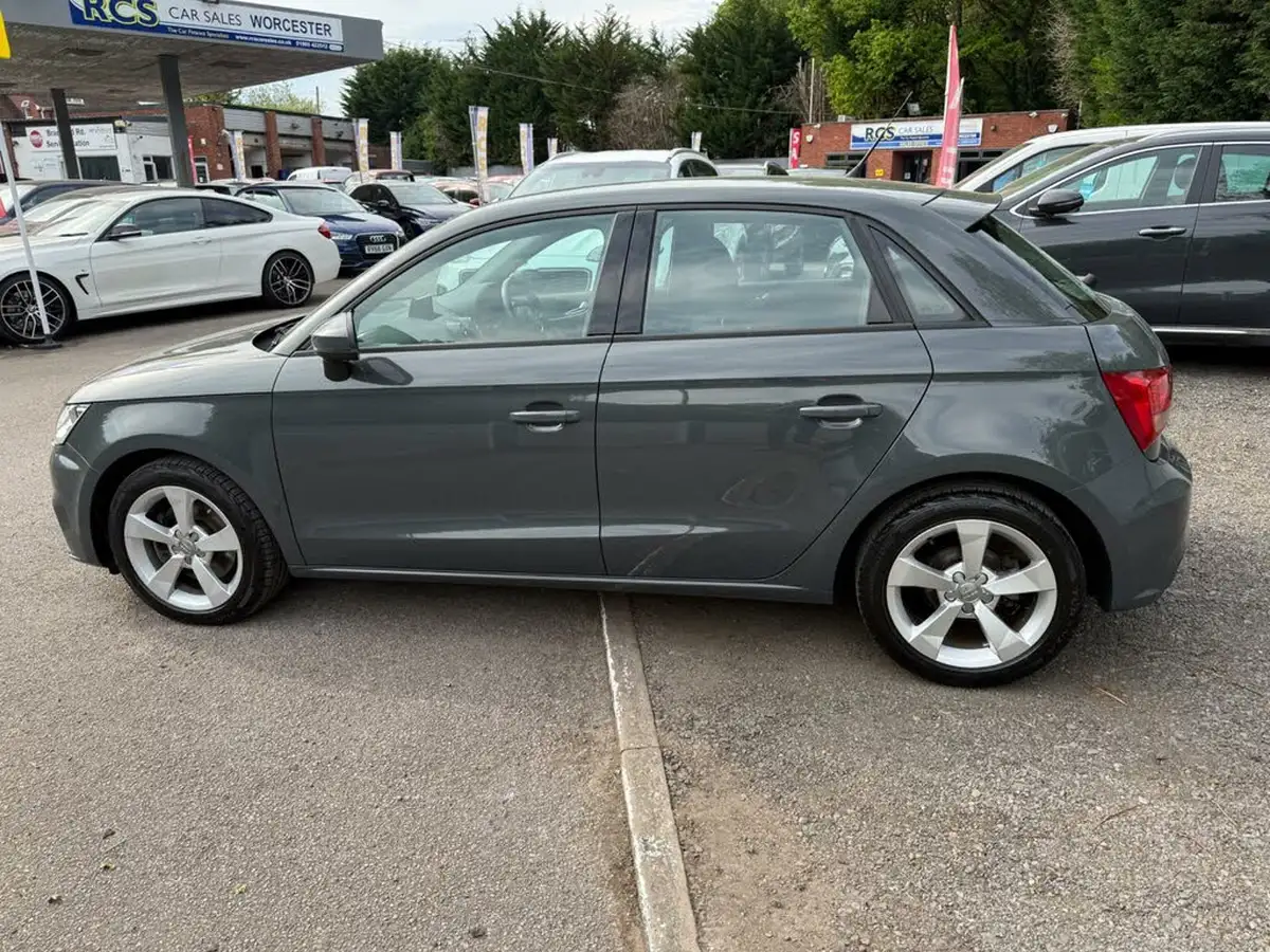 2017-audi-a1-14-tfsi-sportback-5d-big-6