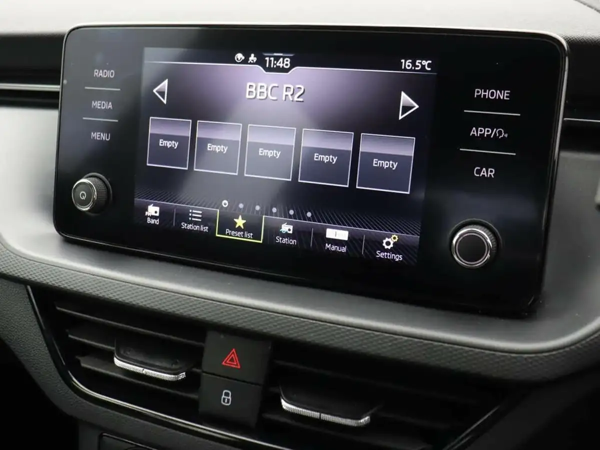 2022-skoda-kamiq-10-tsi-se-95ps-big-18