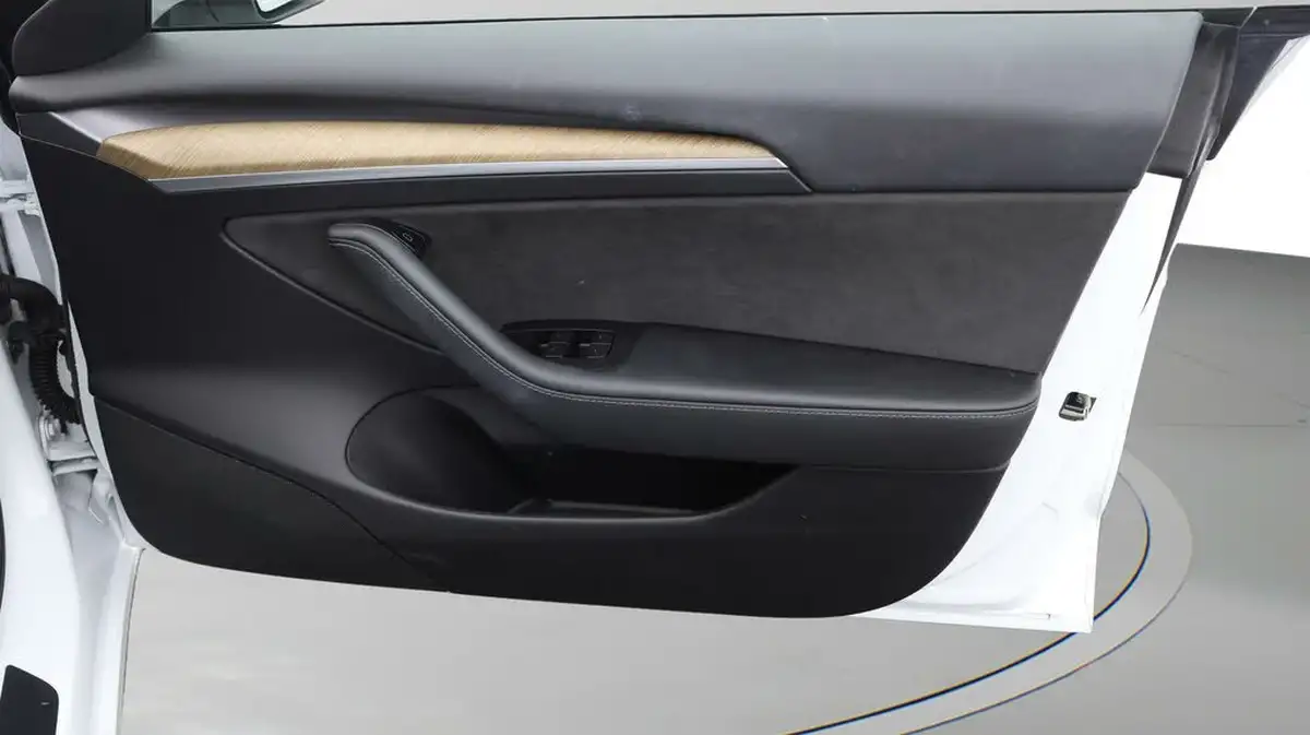 2021-tesla-model-3-e-long-range-4x4-big-14