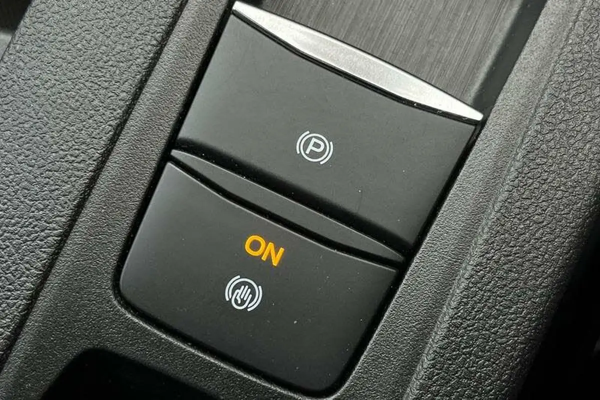 2023-ford-kuga-big-36