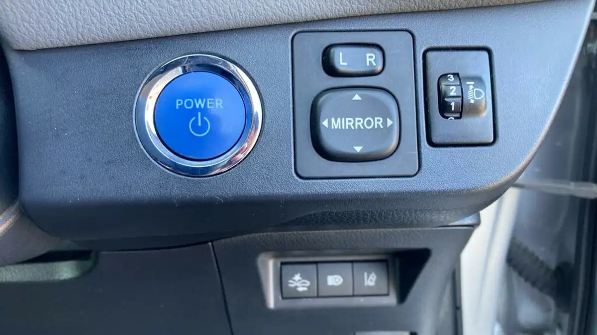 2020-toyota-yaris-15-vvt-i-icon-98bhp-hybrid-1497cc-e-cvt-big-27