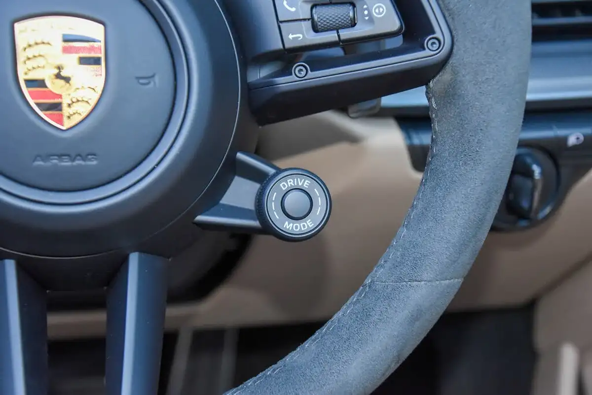 2021-porsche-911-30-targa-4s-big-44