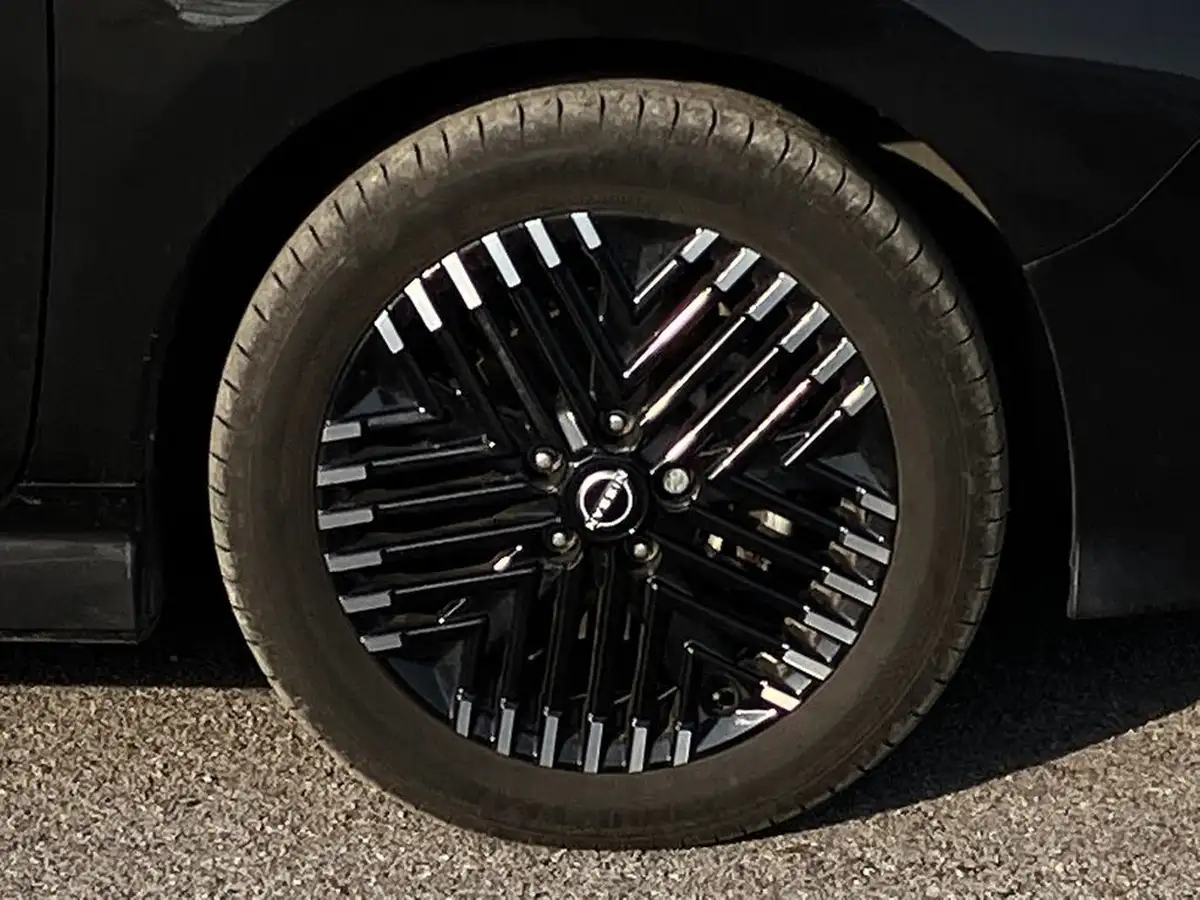 2024-nissan-leaf-e-tekna-39kwh-big-7