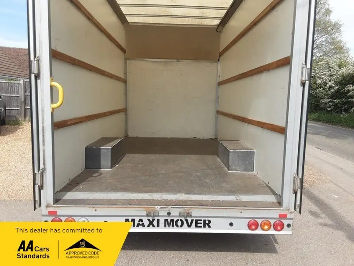 2018-peugeot-boxer-20-bluehdi-professional-335-l3-h2-big-13