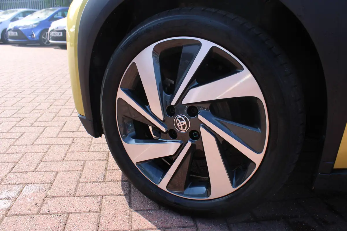2023-toyota-aygo-x-10-vvt-i-edge-cvt-big-10