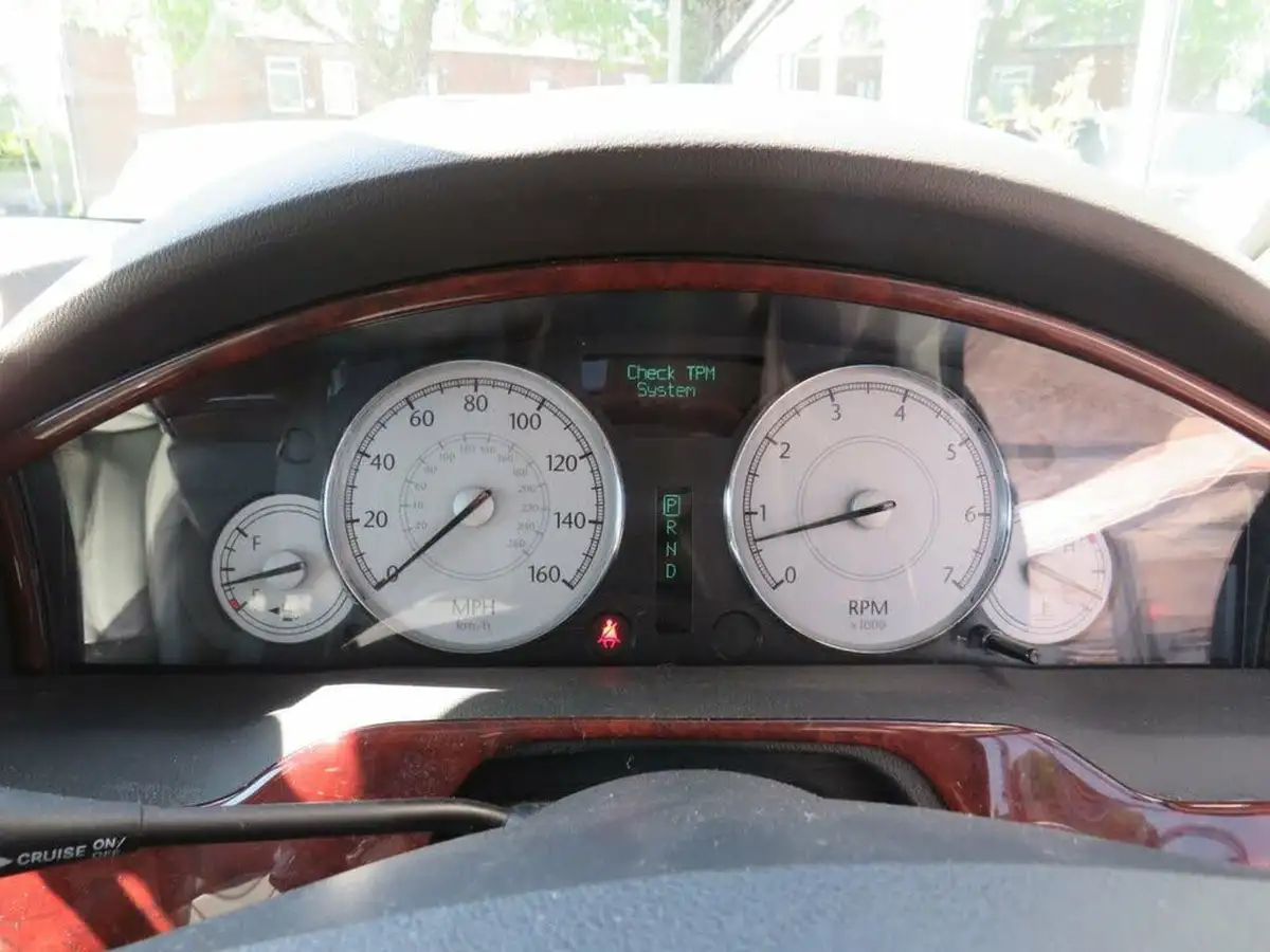 2007-chrysler-300c-30td-estate-5d-big-9