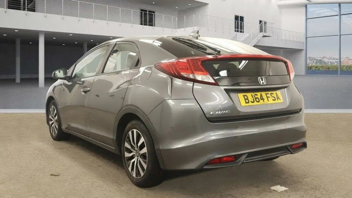 2014-honda-civic-16td-s-hatchback-big-7