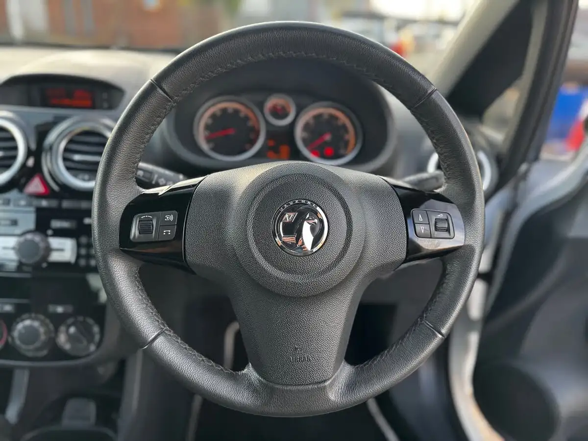 2015-vauxhall-corsa-12-3d-big-7