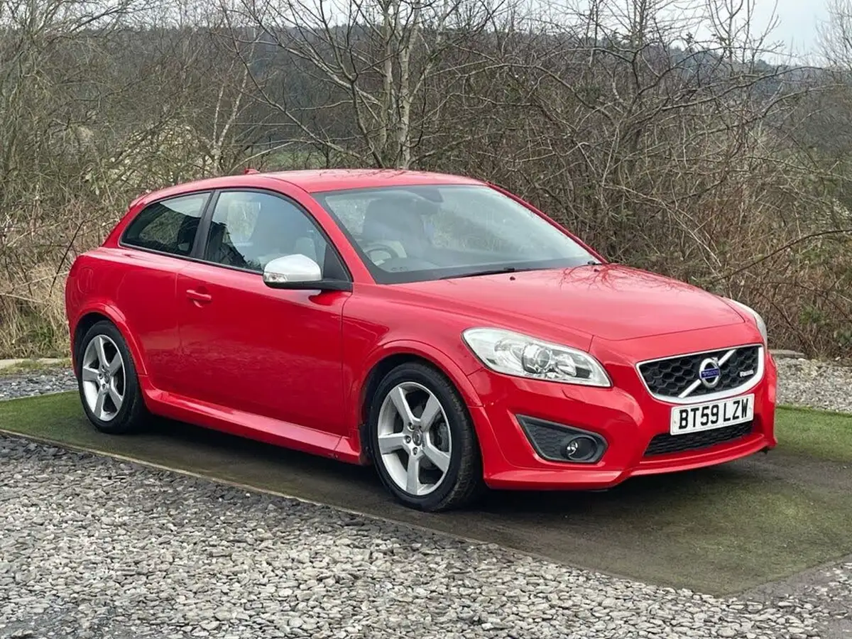 2010-volvo-c30-16td-r-design-big-13