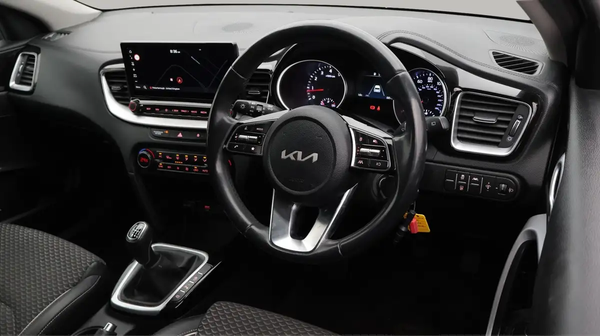 2022-kia-ceed-15-t-gdi-3-sportswagon-big-9
