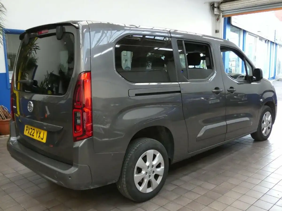 2022-vauxhall-combo-life-15-se-xl-100ps-big-25
