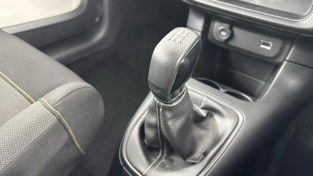 2021-citroen-c3-12-puretech-shine-83ps-big-15