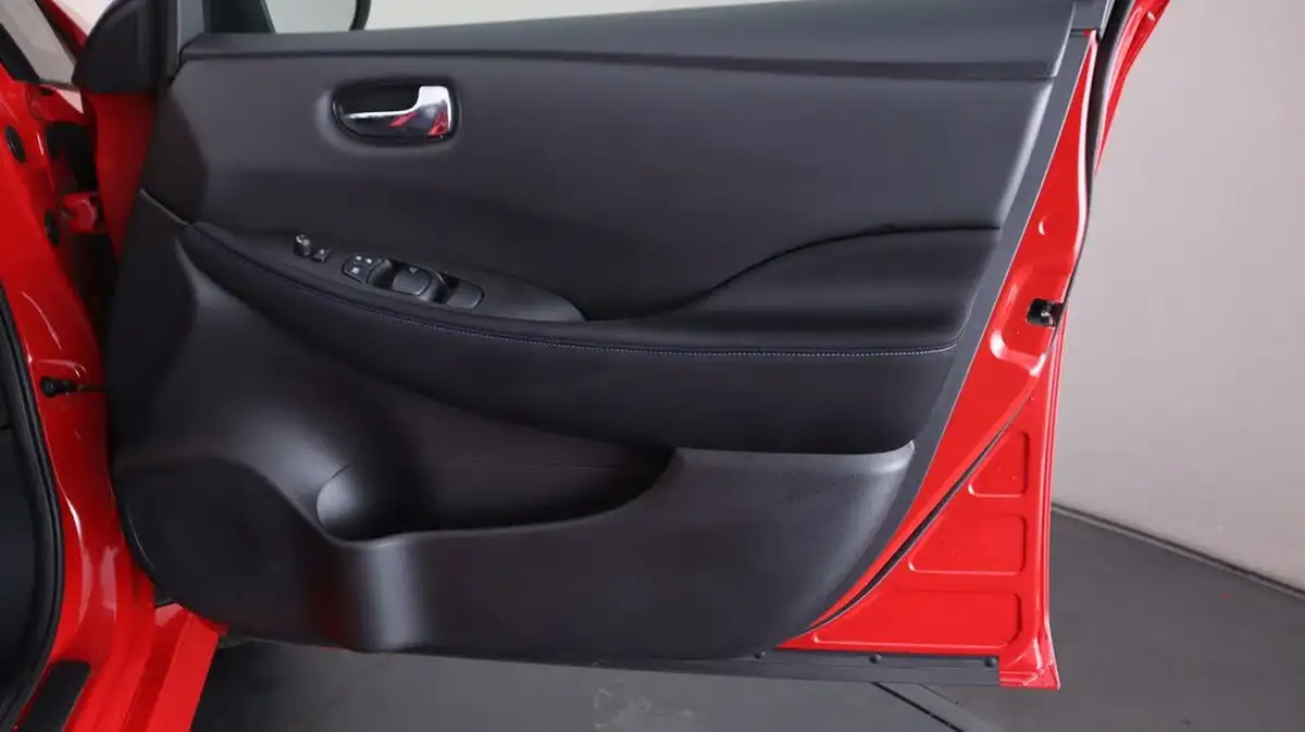 2022-nissan-leaf-e-acenta-39kwh-big-14