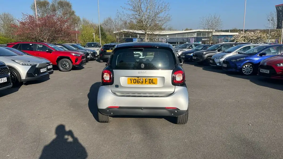 2020-smart-fortwo-eq-pulse-premium-coupe-big-18