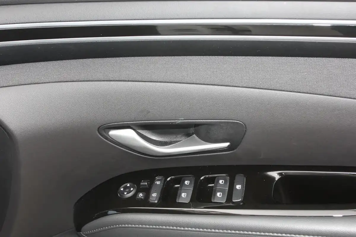 2021-hyundai-tucson-16-t-gdi-se-connect-150ps-48-volt-mhev-big-24