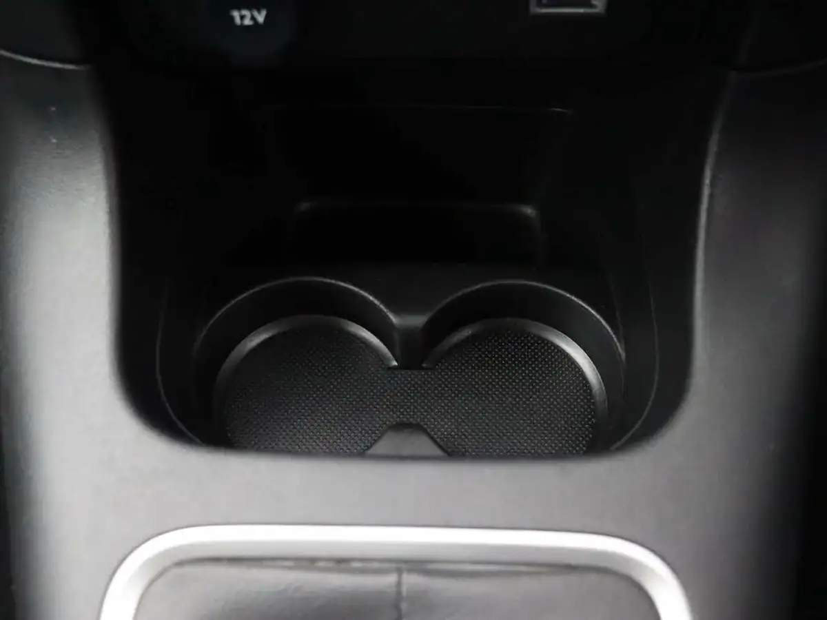 2023-citroen-c3-12-puretech-elle-83ps-ss-big-35