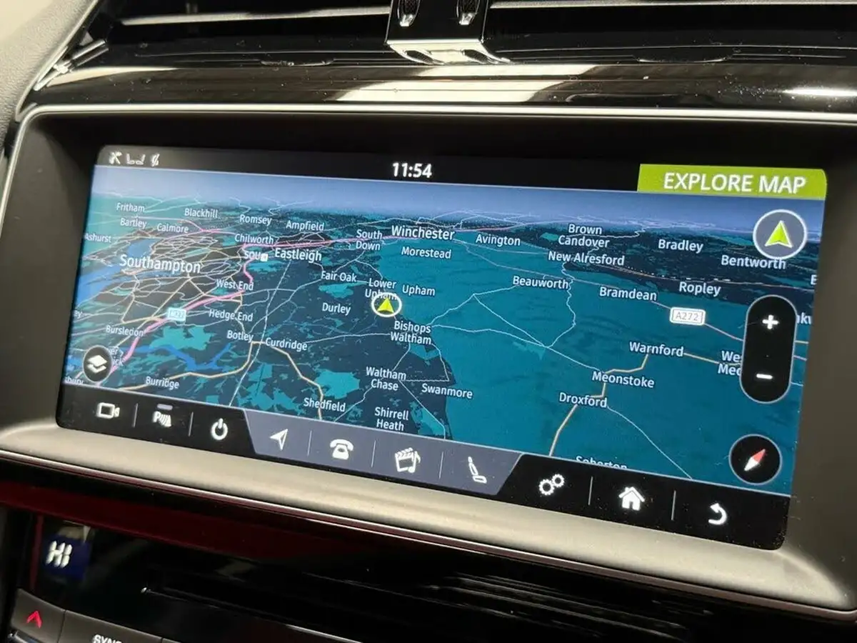 2019-jaguar-f-pace-20-i4d-chequered-flag-240ps-big-26