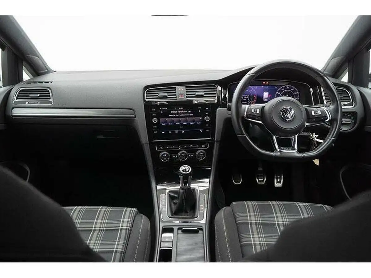 2017-volkswagen-golf-20tdi-gtd-blueline-ss-hatchback-5d-big-23