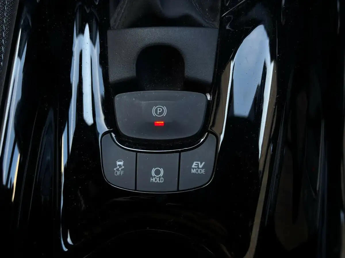 2021-toyota-c-hr-18-vvt-i-design-big-19