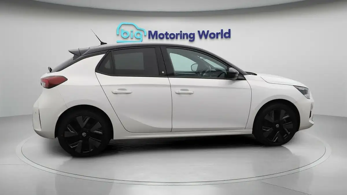 2022-vauxhall-corsa-e-sri-premium-big-8