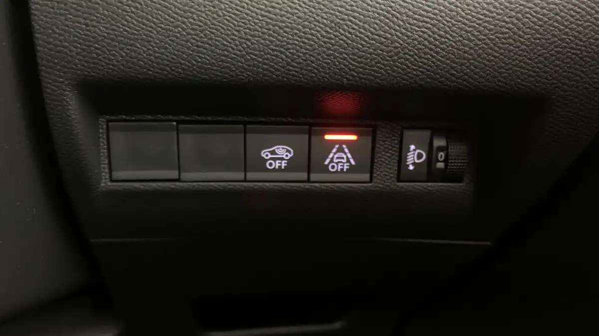 2022-peugeot-208-12-puretech-allure-premium-100bhp-big-19