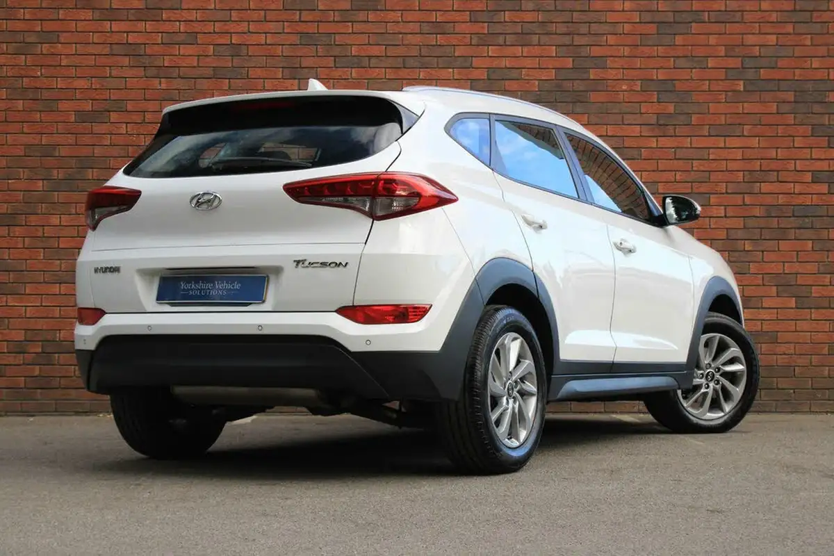 2017-hyundai-tucson-17crdi-blue-drive-se-116ps-big-13