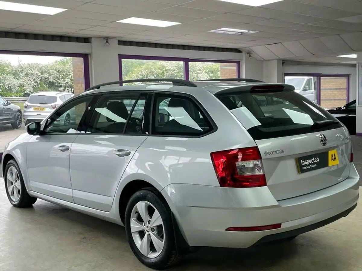 2019-skoda-octavia-10-tsi-s-estate-big-7