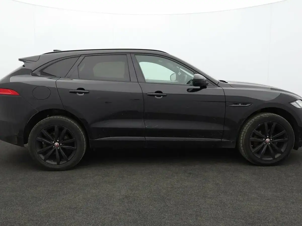 2021-jaguar-f-pace-20-i4d-chequered-flag-180ps-big-12