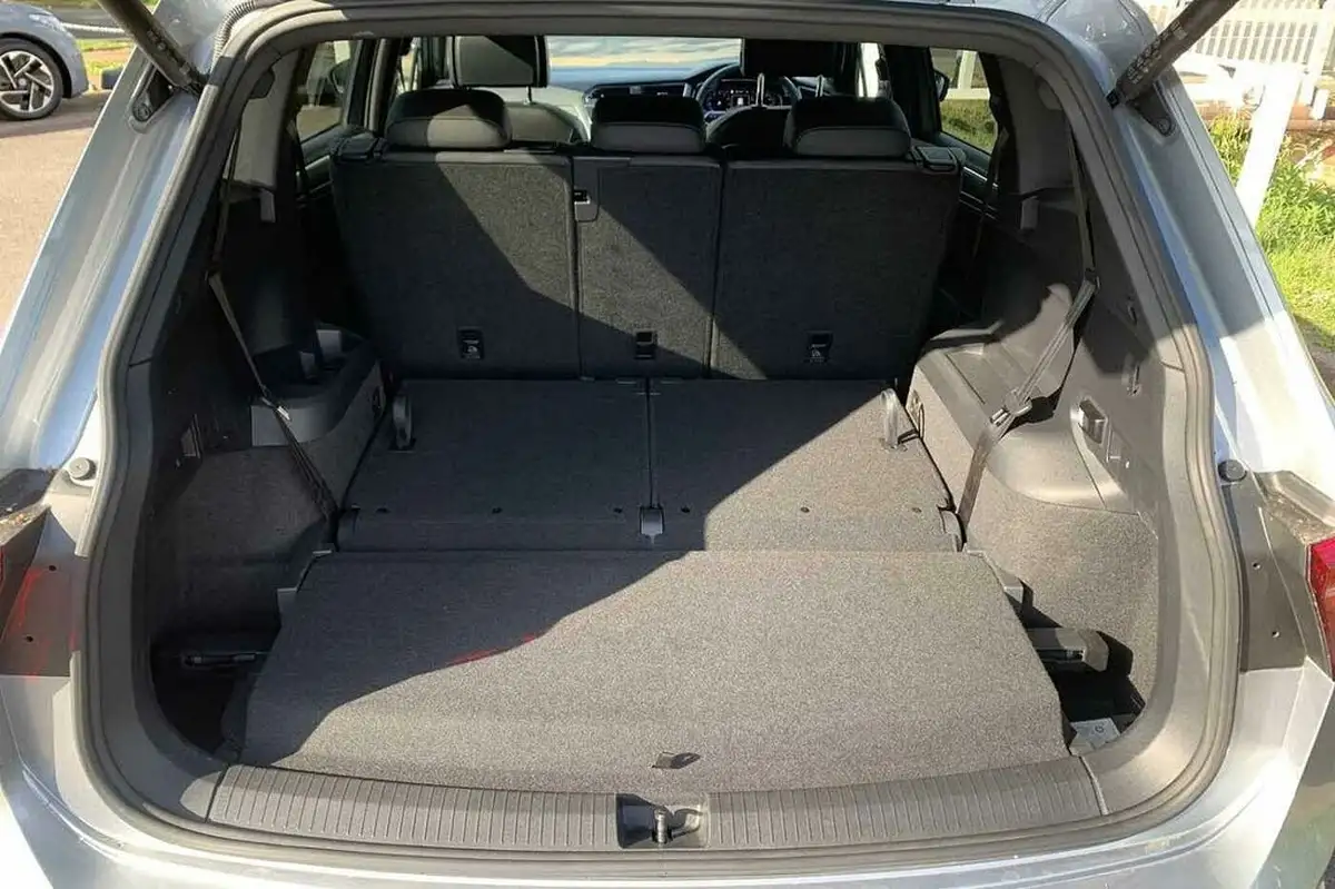 2022-volkswagen-tiguan-allspace-15-tsi-r-line-big-23