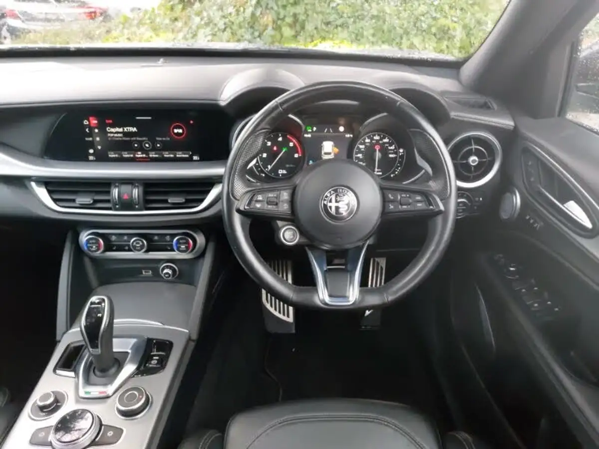 2021-alfa-romeo-stelvio-22td-veloce-big-6
