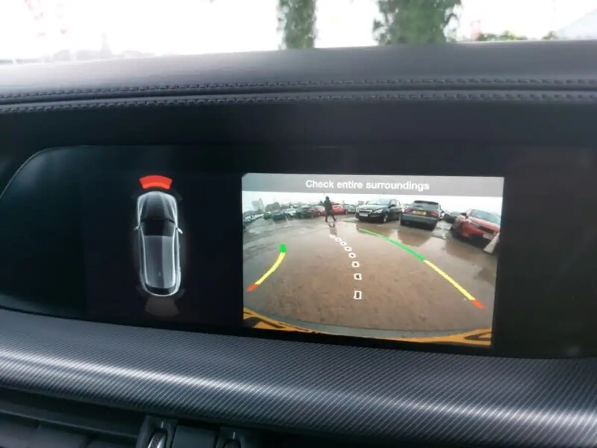 2021-alfa-romeo-stelvio-22td-veloce-big-10