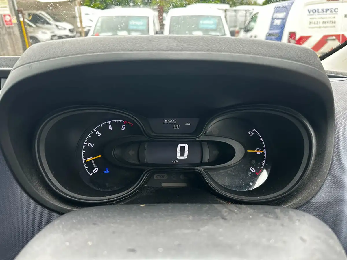 2016-vauxhall-vivaro-16cdti-2900-ecoflex-l1h1-90ps-panel-van-big-14