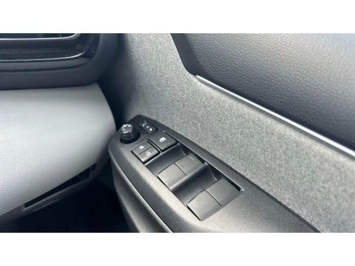 2022-toyota-yaris-15-vvt-i-excel-big-26