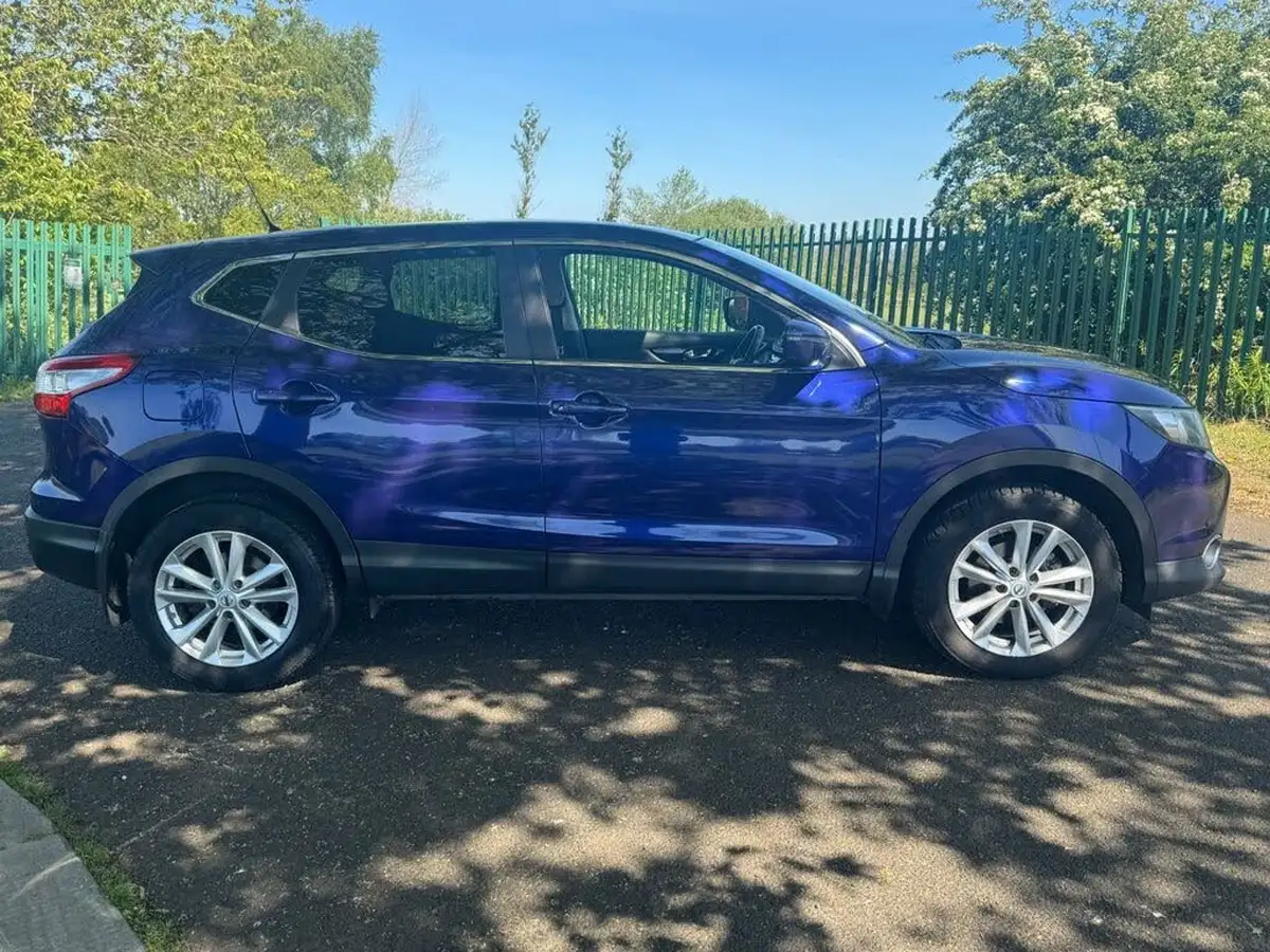 2015-nissan-qashqai-15dci-acenta-premium-big-7
